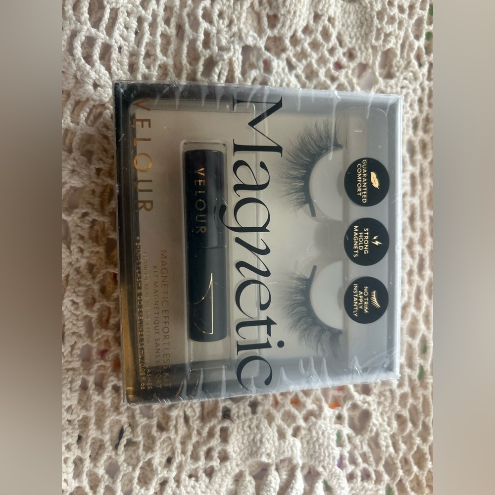 Velour Magnetic Effortless Lashes Kit – Strong Magnet False Lash Set + Eyeliner